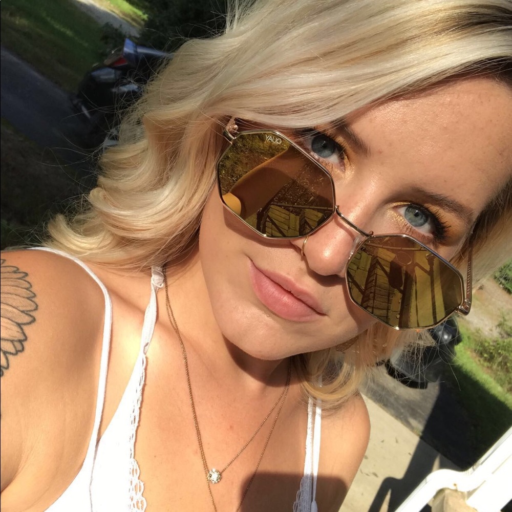 Meet your Posher, Shaylee